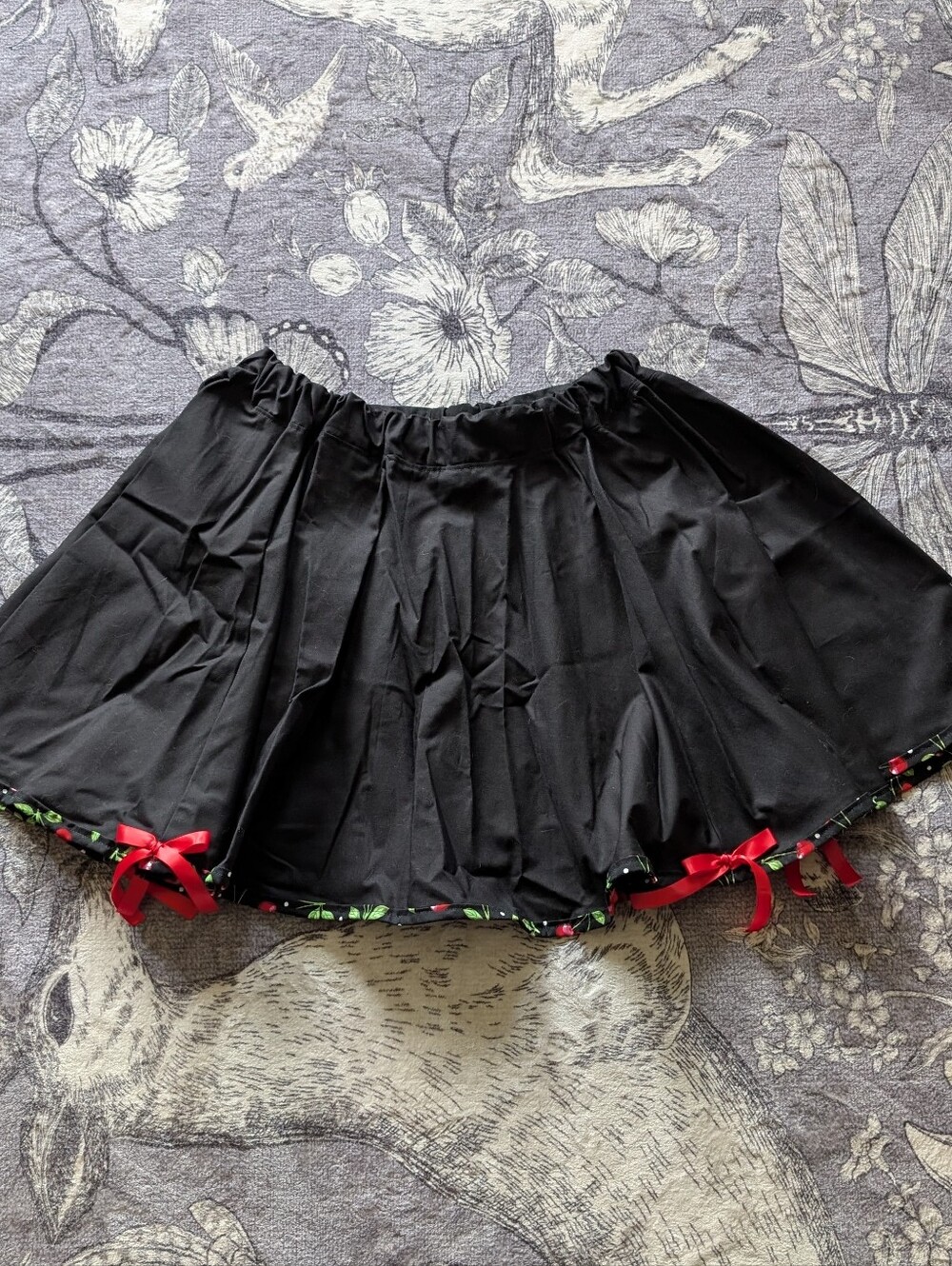 Cherry Corset Set - Picture 9 of 11